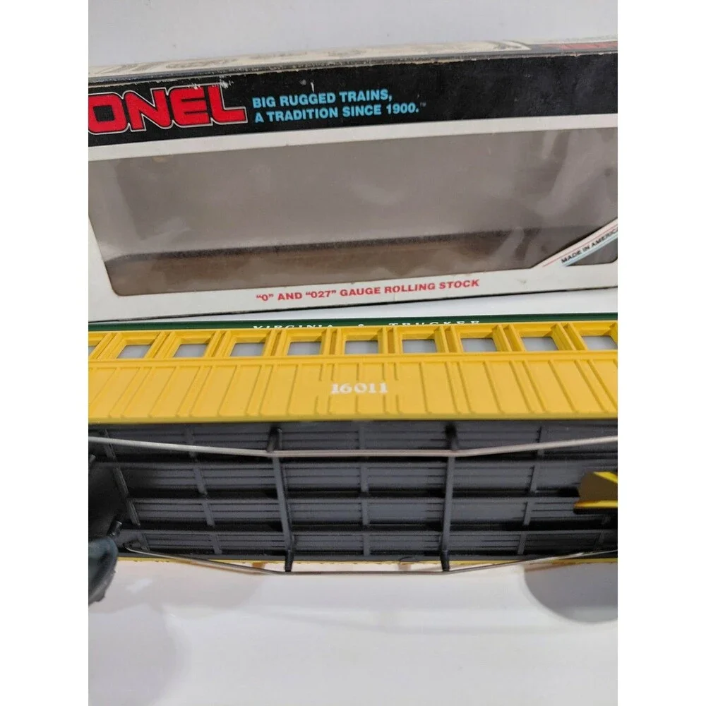 Lionel 6-16011 O Gauge Model Railroad Virginia & Truckee Passenger Car w/Box